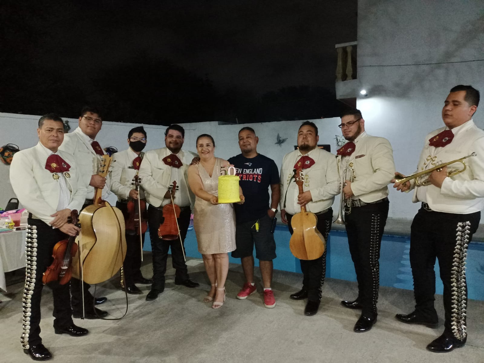 mariachis en cadereyta